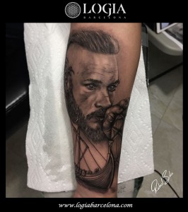 tatuaje-brazo-faraon-vikings-logia-barcelona-ridnel     